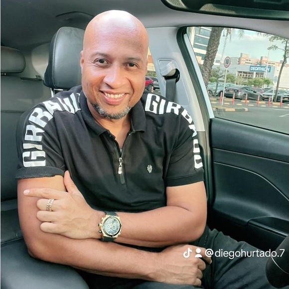 Meet your Posher, Diego - Picture 3 of 4